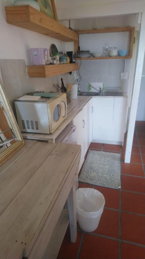 Independent Quaint Flat, Close To Beach ケープタウン エクステリア 写真