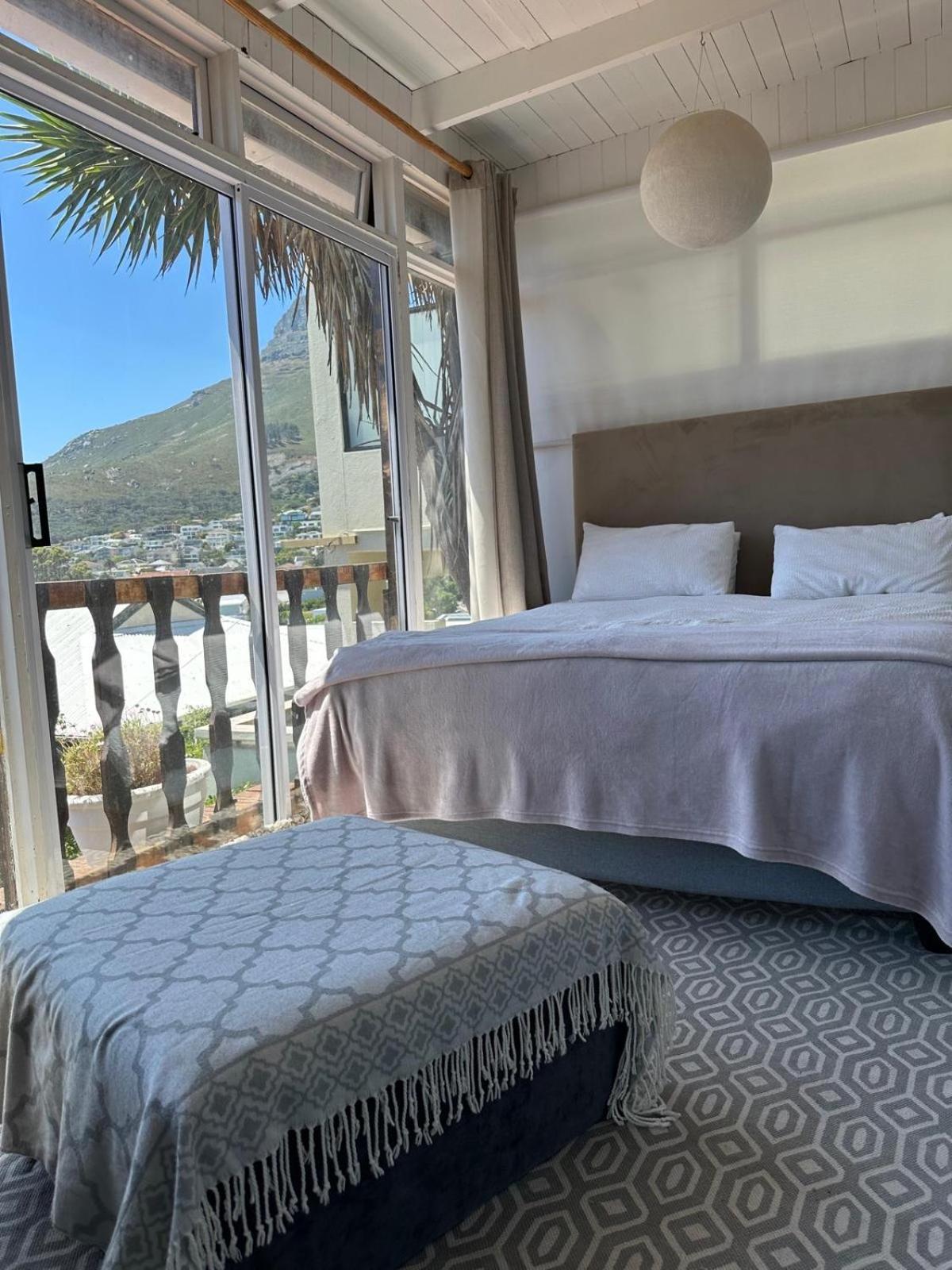 Independent Quaint Flat, Close To Beach ケープタウン エクステリア 写真
