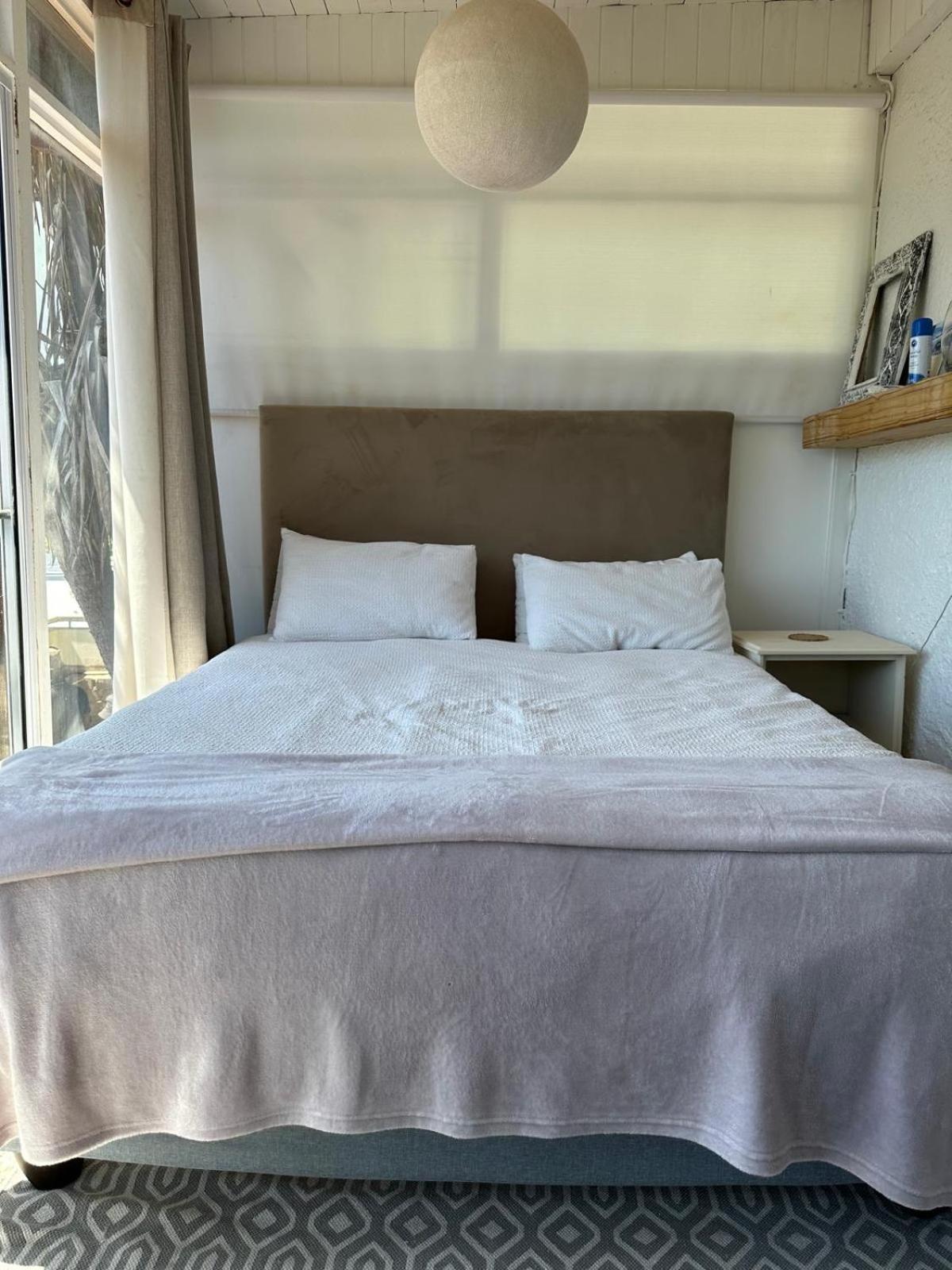 Independent Quaint Flat, Close To Beach ケープタウン エクステリア 写真